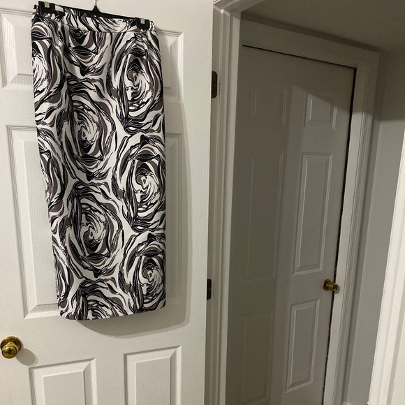 Women’s Gray Suit - Picture 5 of 5